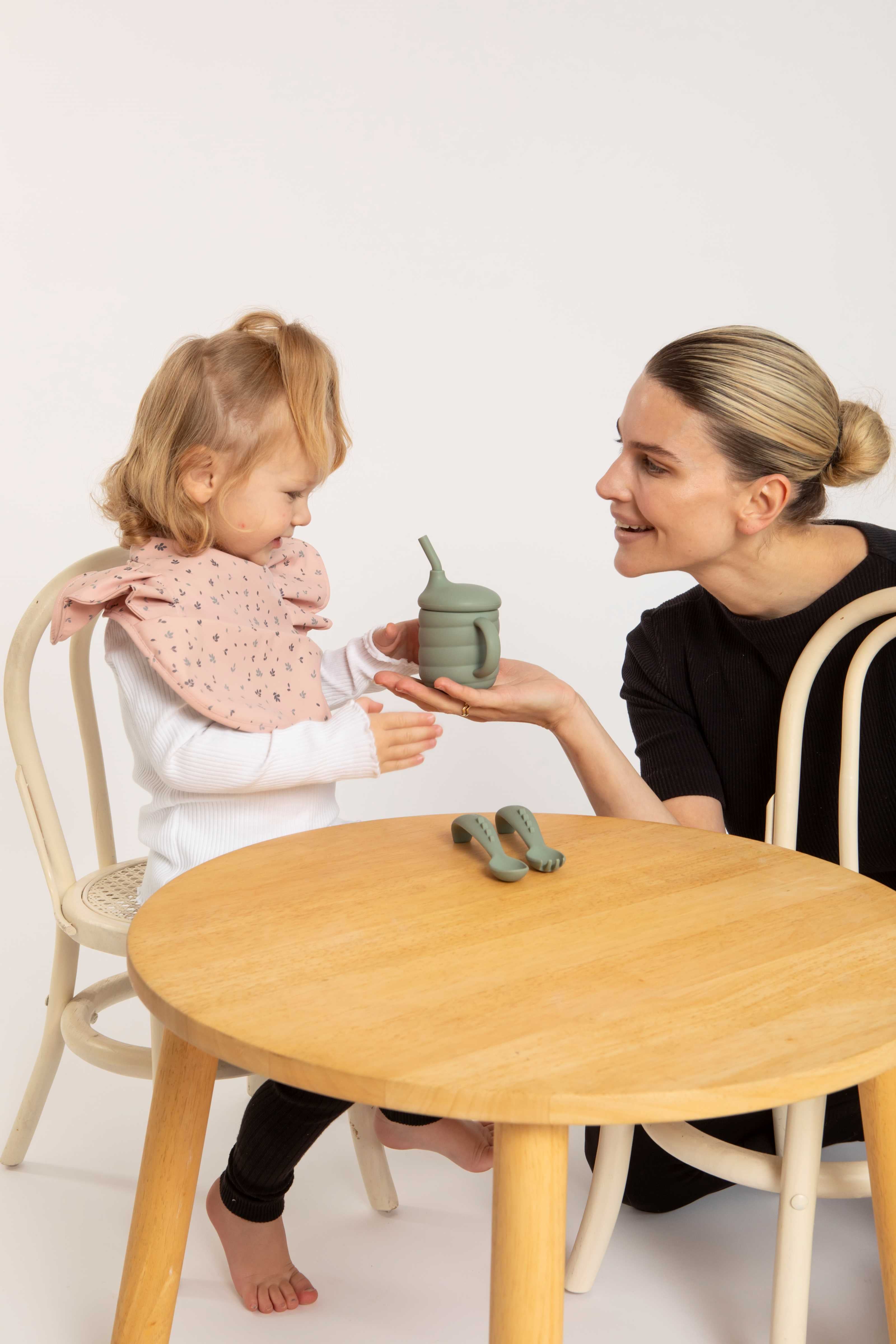 All4ella Velcro Bib With Pocket