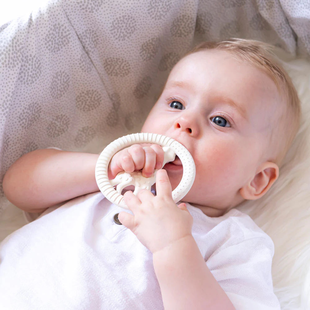 Sophie la Girafe So Pure Ring Teether