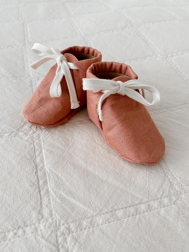 Snuggly Jacks Booties - Light Cinnamon Booties