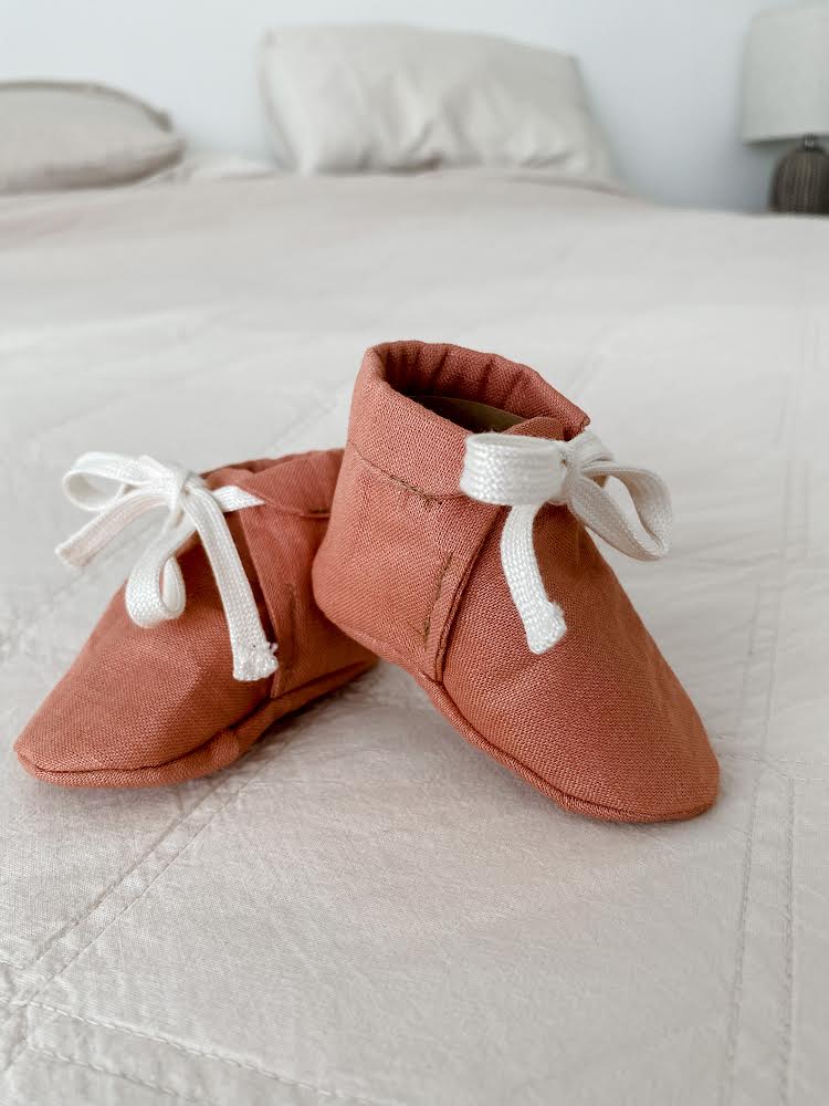 Snuggly Jacks Booties - Light Cinnamon Booties