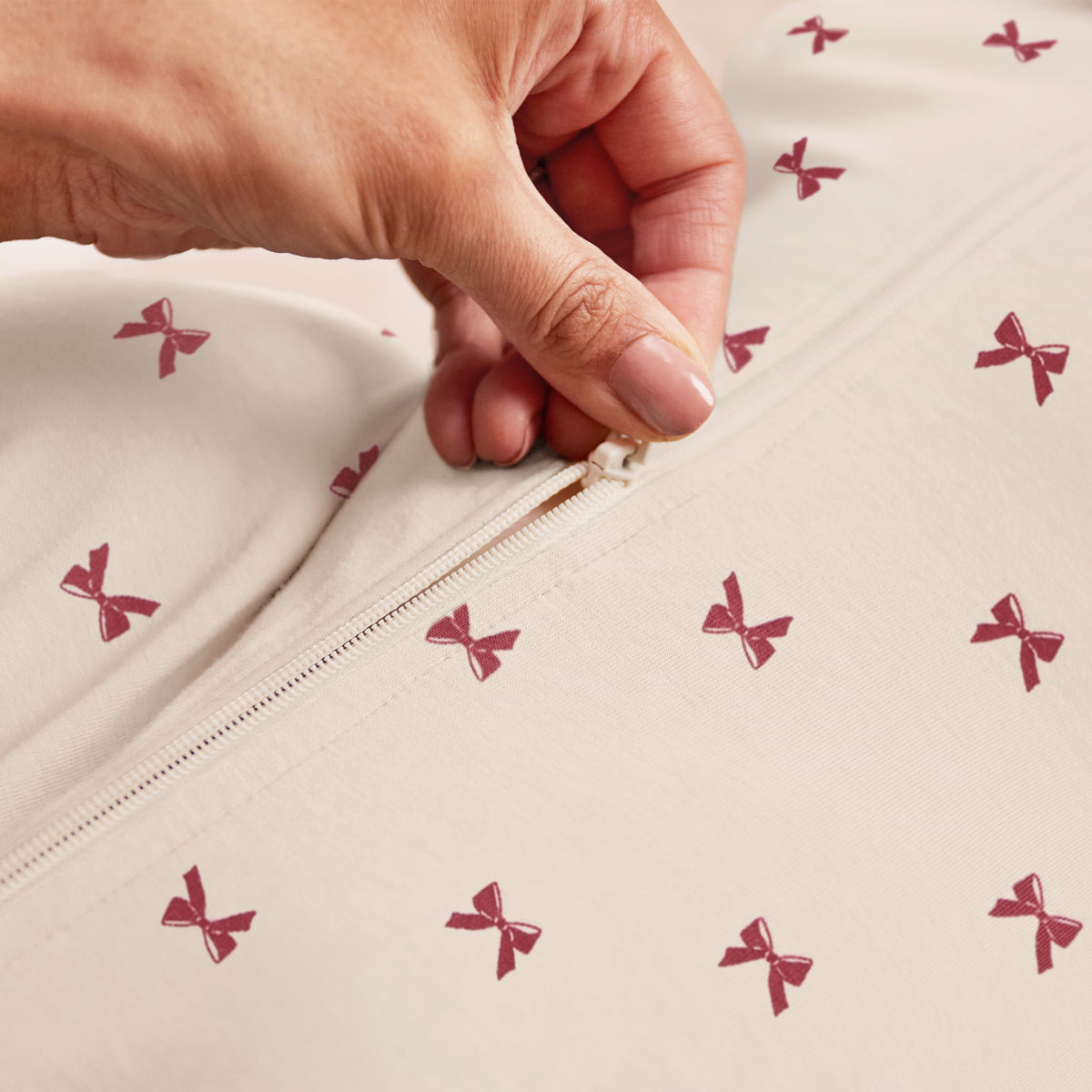 Love to Dream Swaddle Up 1.0 tog Cotton Cream Bows