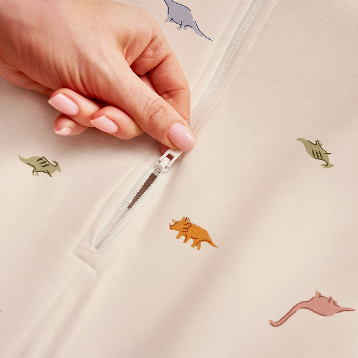 Love To Dream Transition Bag 1.0 tog Cotton Cream Dino Snore