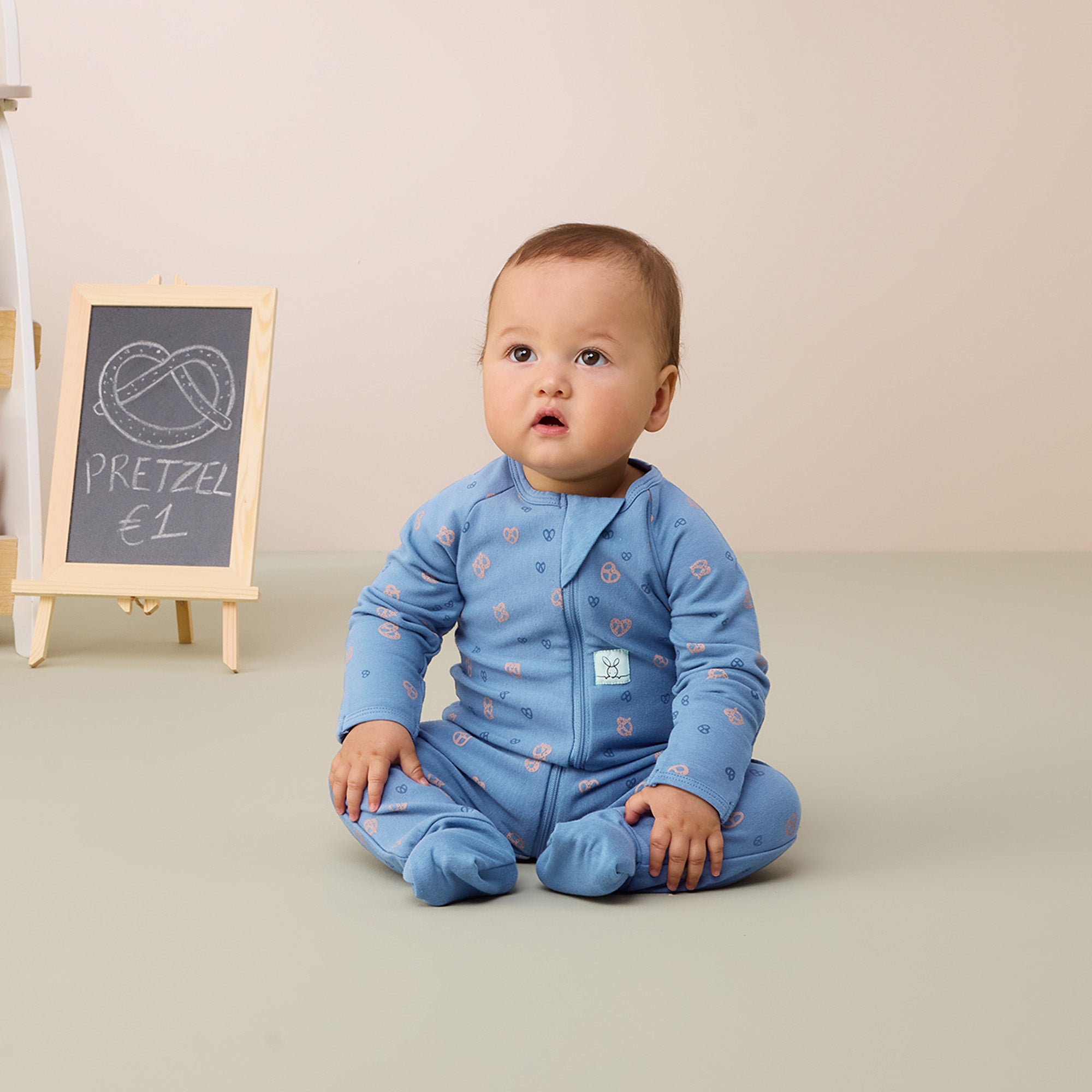 Ergopouch Long Sleeve Layer 1.0 Tog - Petite Pretzel