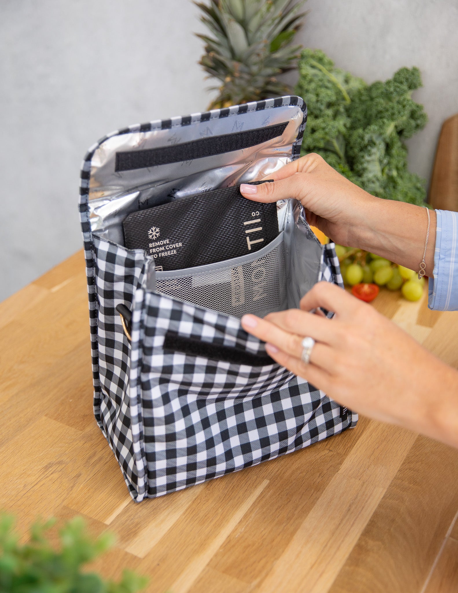 Montiico Insulated Lunch Carrier - Black Gingham