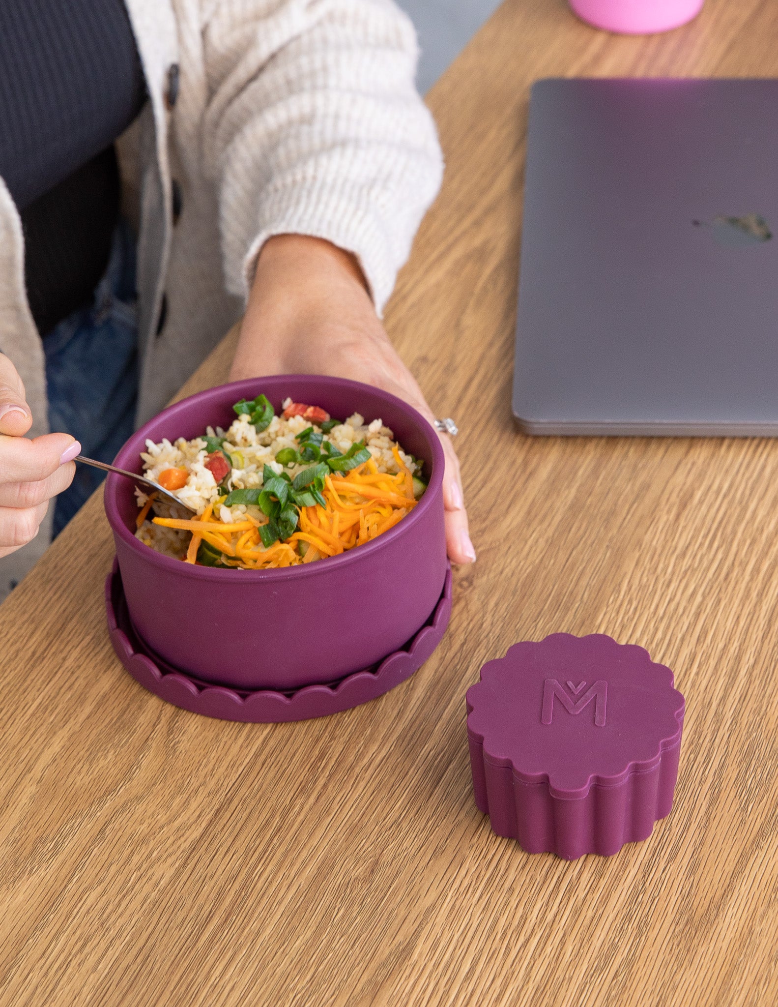 Montiico Silicone Scallop Bowl