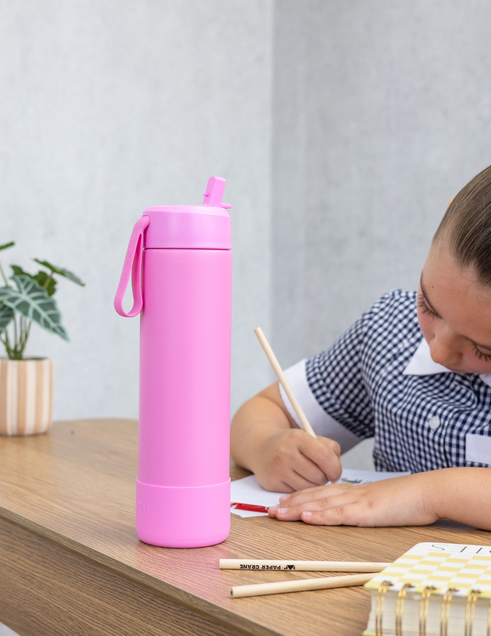 MontiiCo 700ml Drink Bottle Sipper - Floss