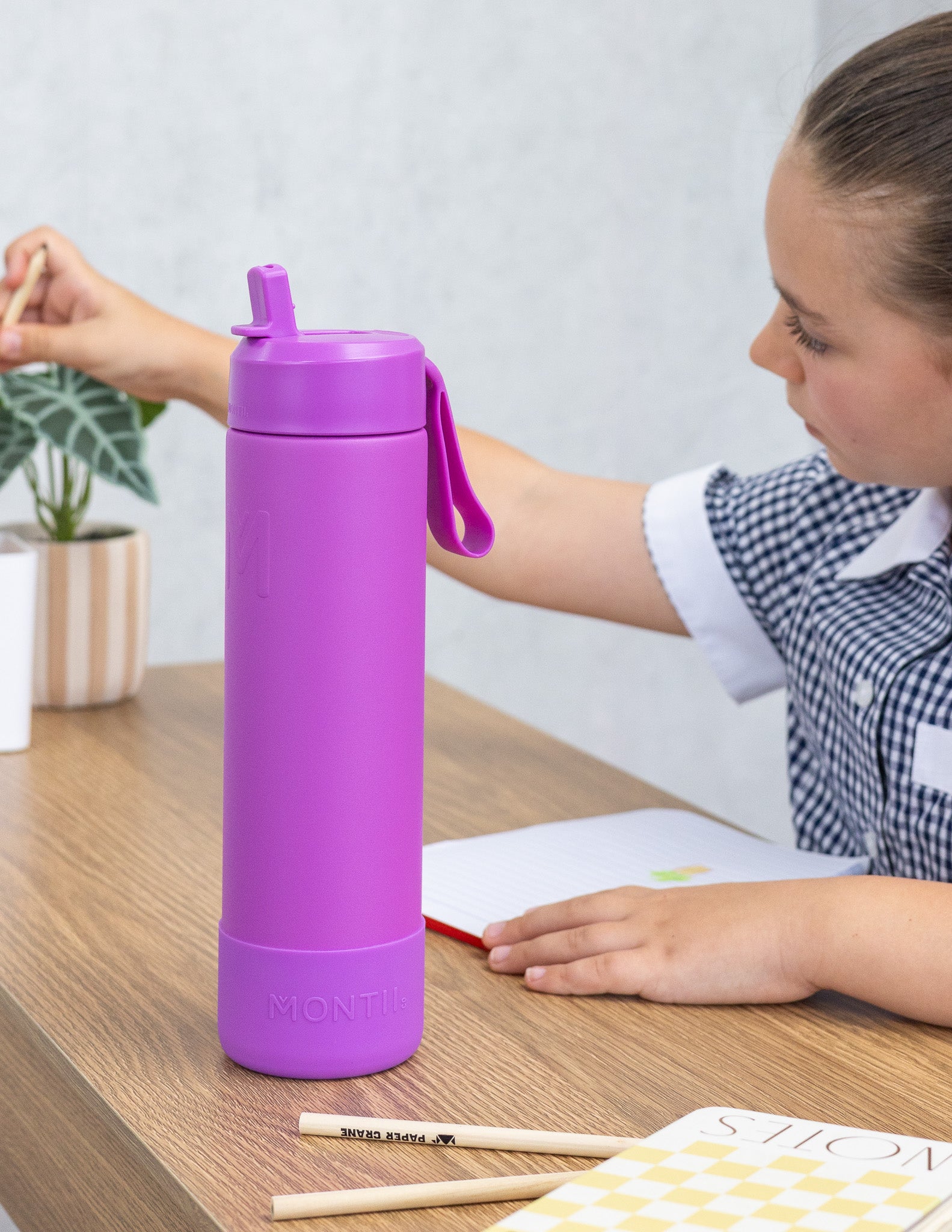MontiiCo 700ml Drink Bottle Sipper - Fuchsia