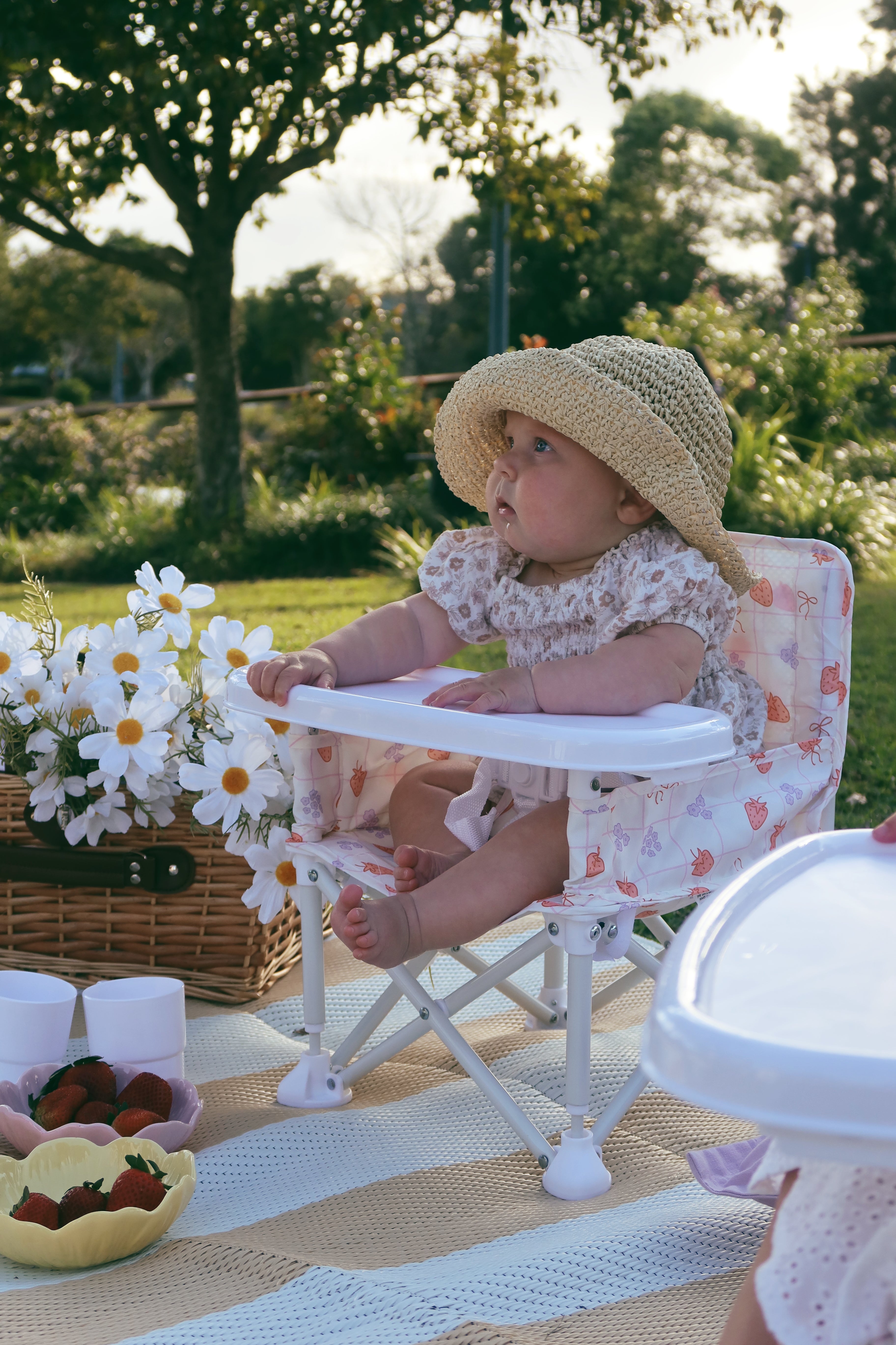 Sandy Bums Portable Chair - Berry