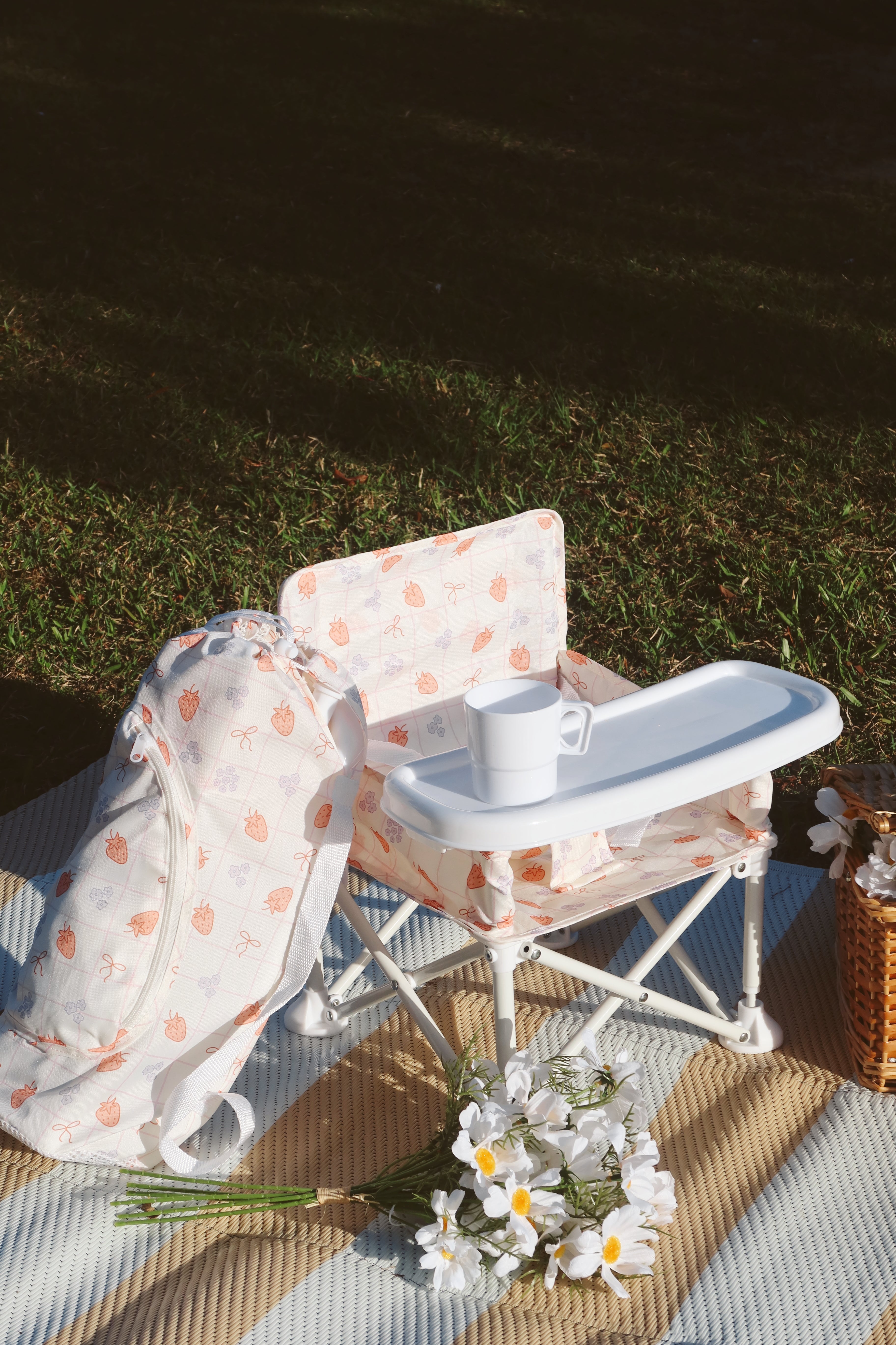 Sandy Bums Portable Chair - Berry