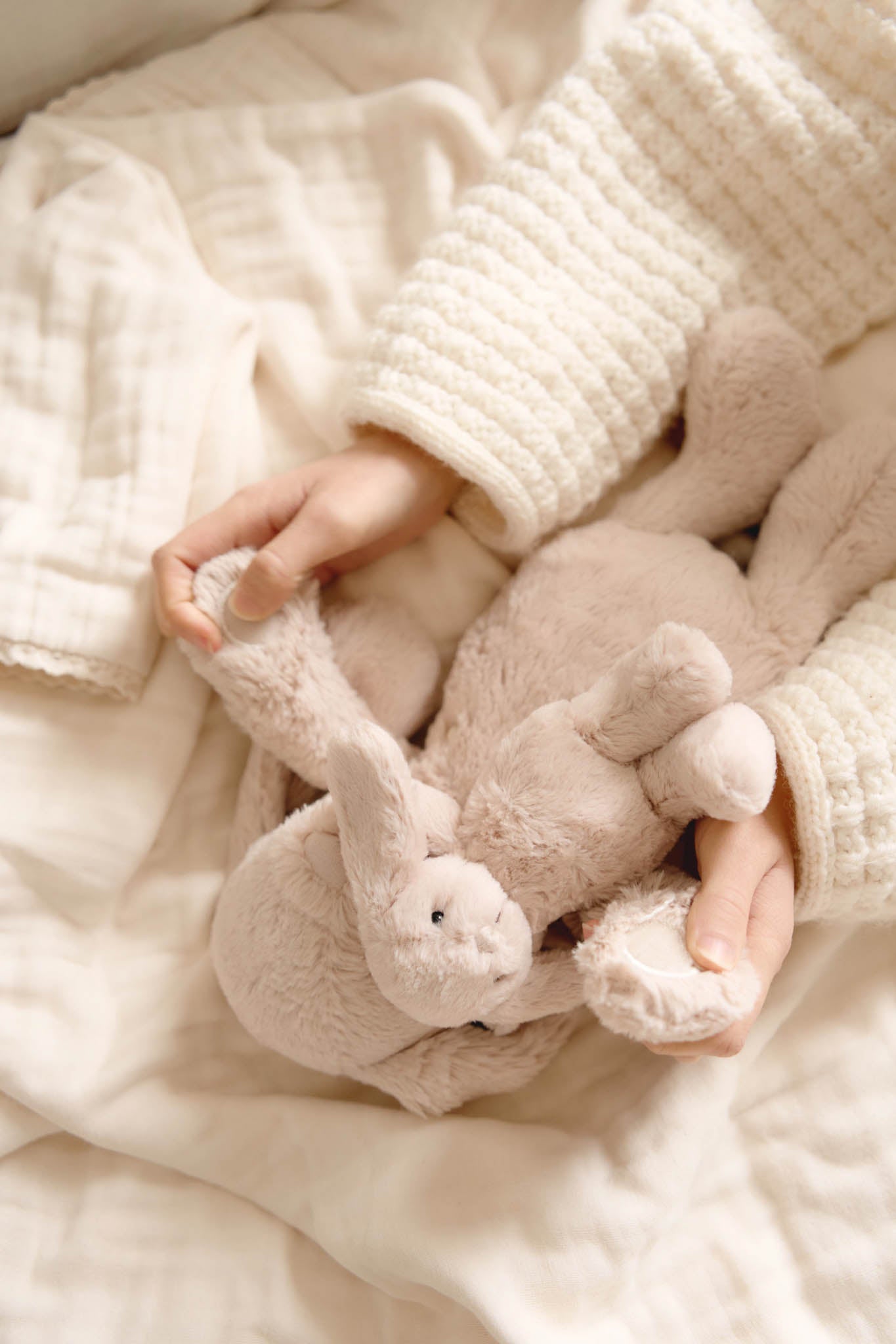 Snuggle Bunnies - Frankie The Hugging Bunny - Blossom