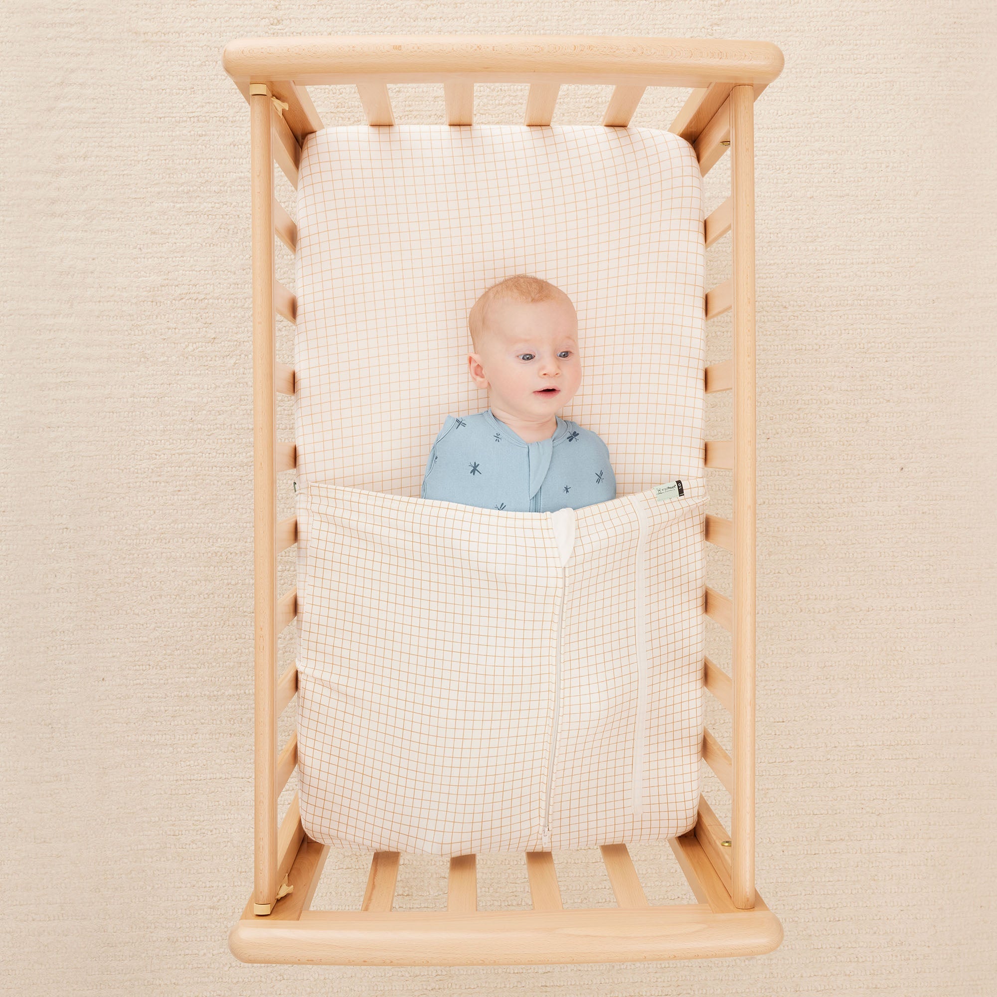 ergoPouch HugMe Blanket Caramel Grid