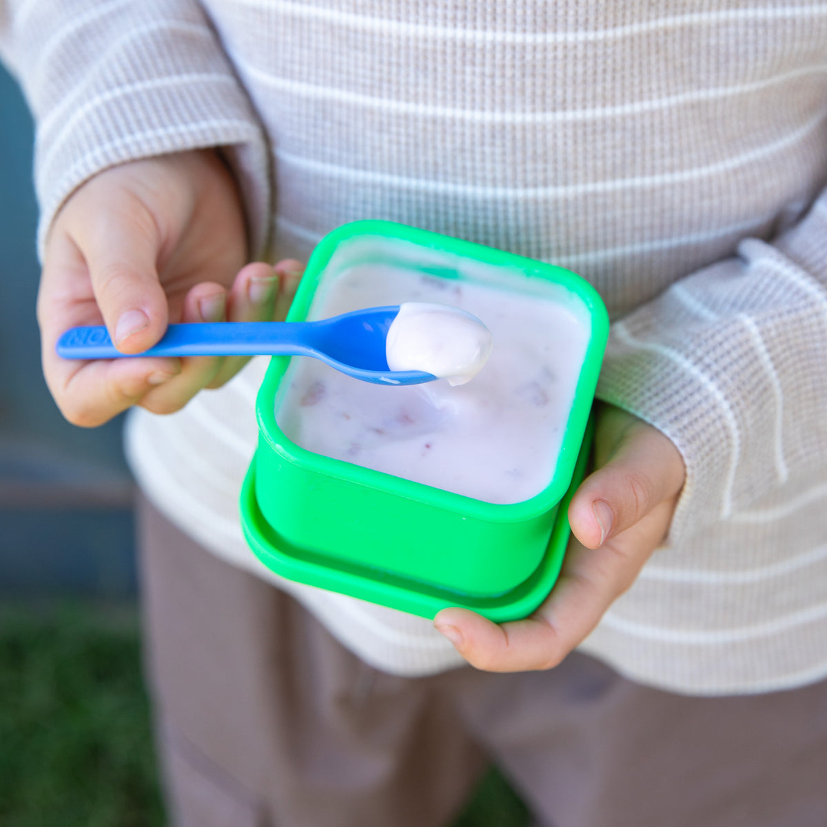 MontiiCo Silicone Snack Tub Apple