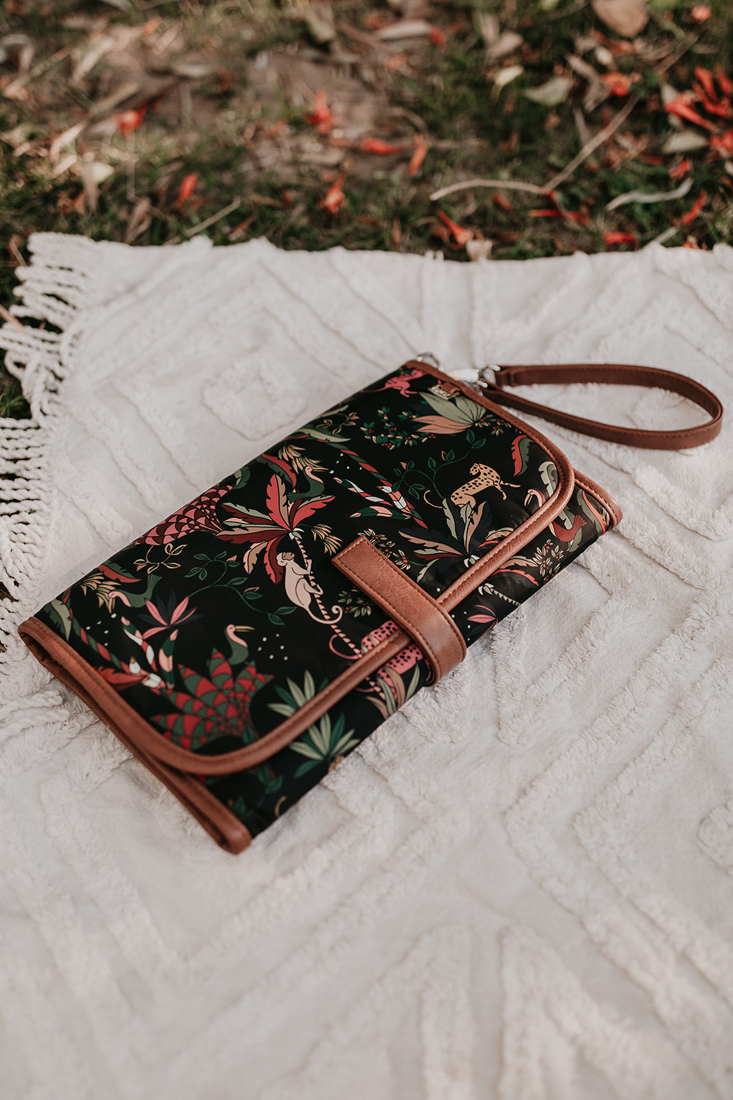 Oioi Change Mat Clutch