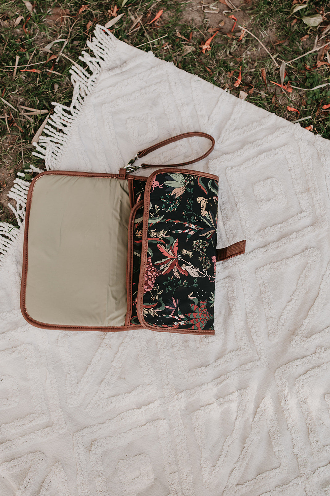 Oioi Change Mat Clutch