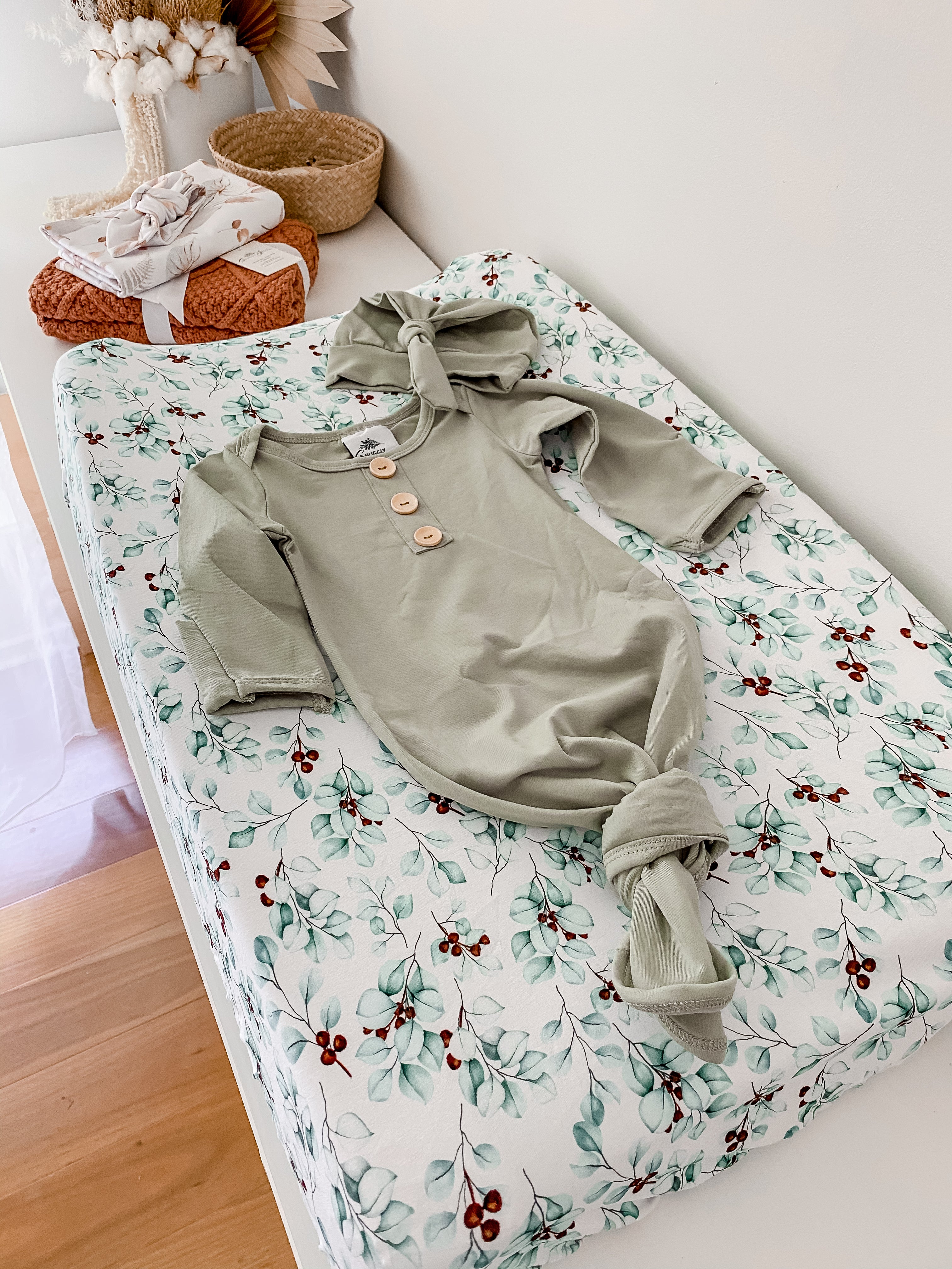 Snuggly Jacks Newborn Knotted Gown