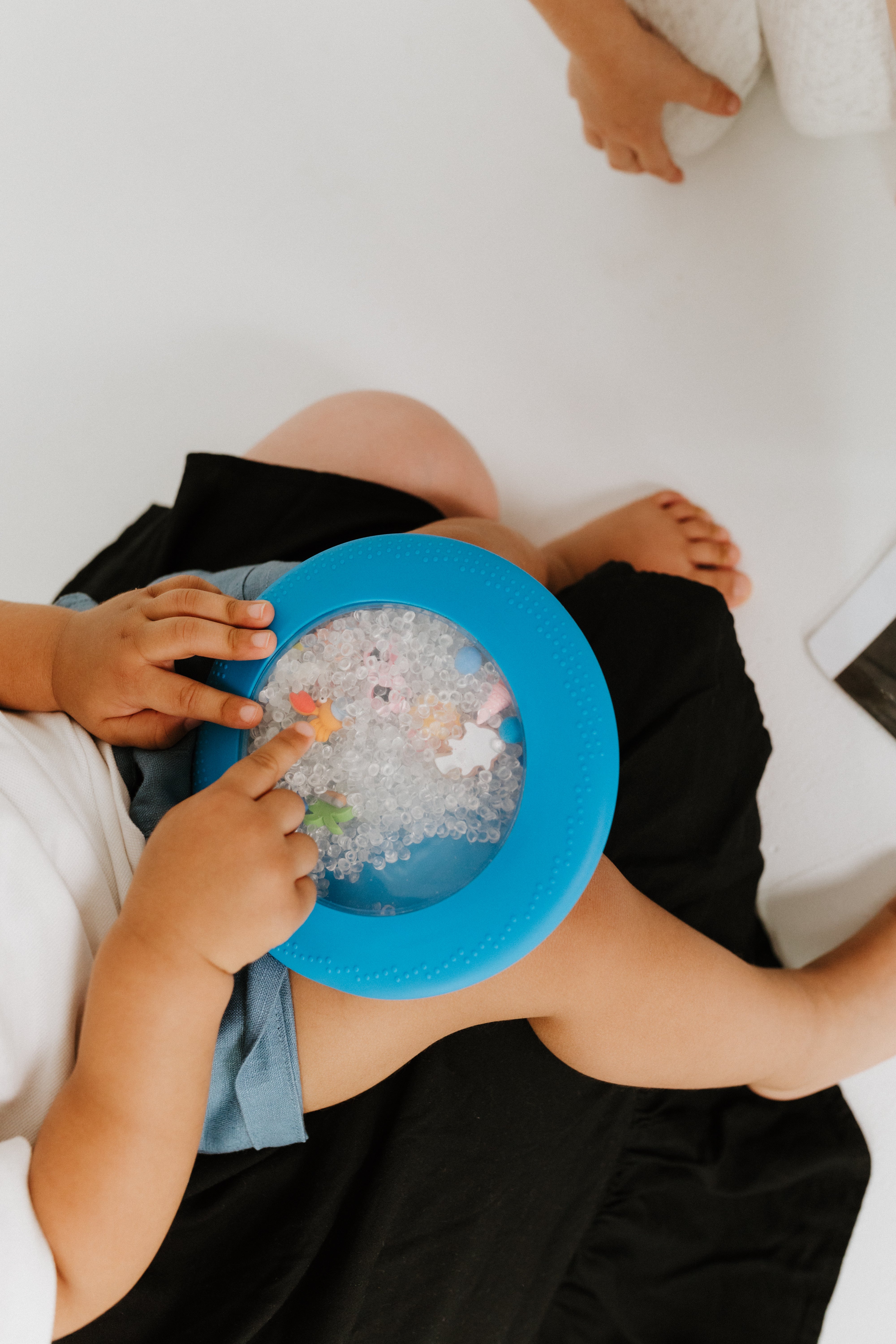 Jellystone Peekaboo Sensory Bag