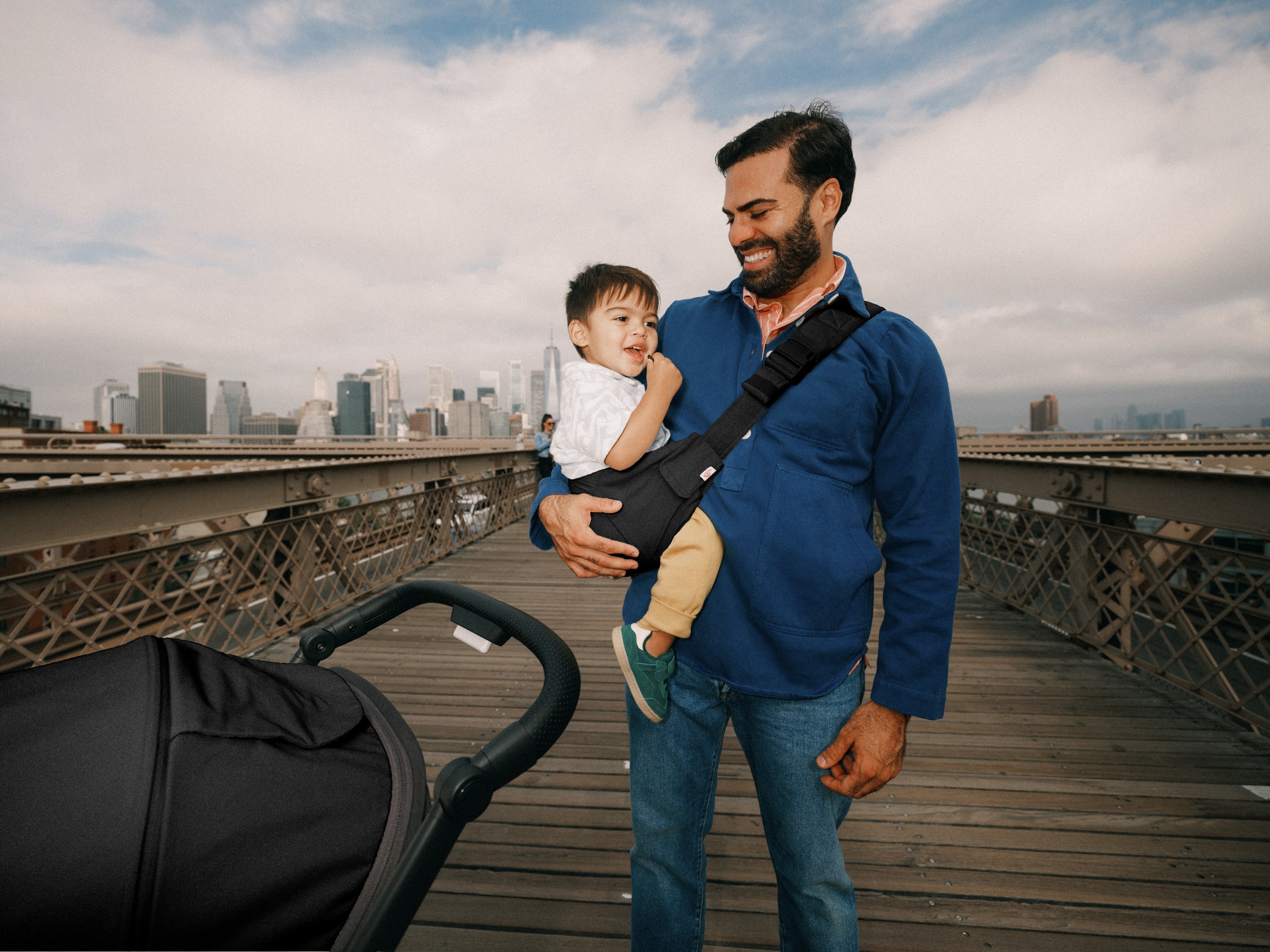 Ergobaby Upsie Sling Carrier Onyx Black