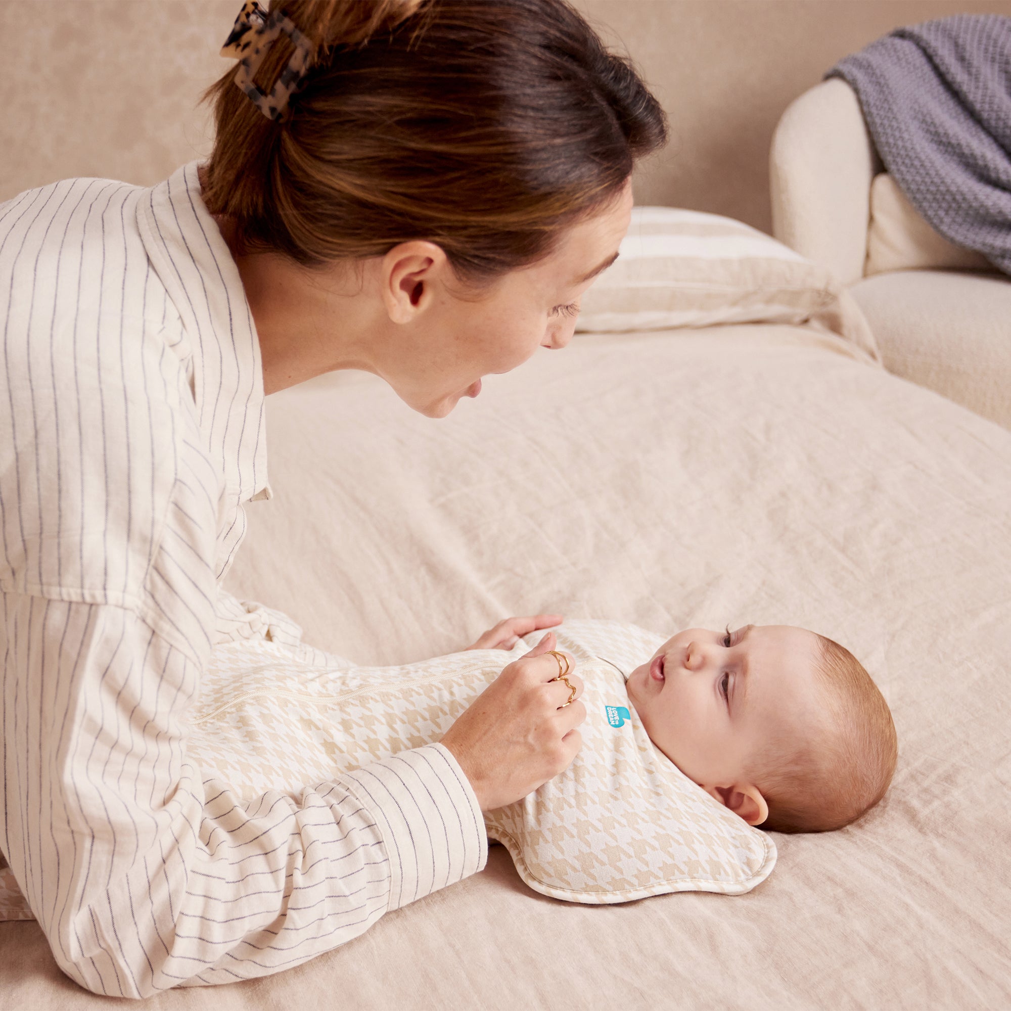 Love to Dream Swaddle Up 1.0 tog Stretch Cotton Houndstooth