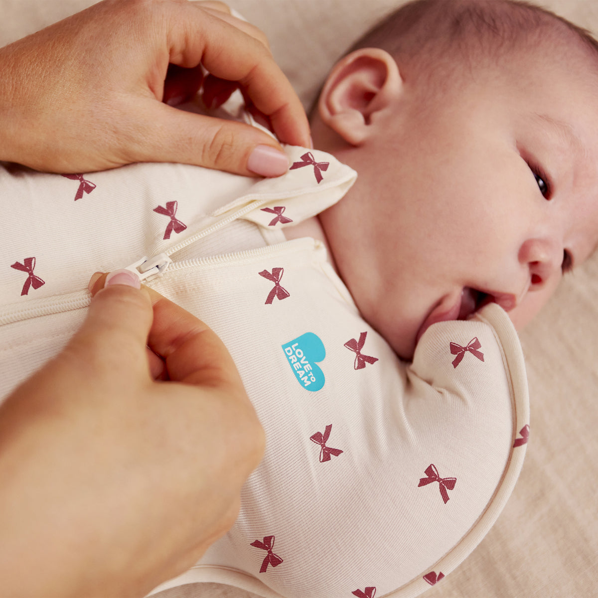 Love to Dream Swaddle Up 1.0 tog Cotton Cream Bows