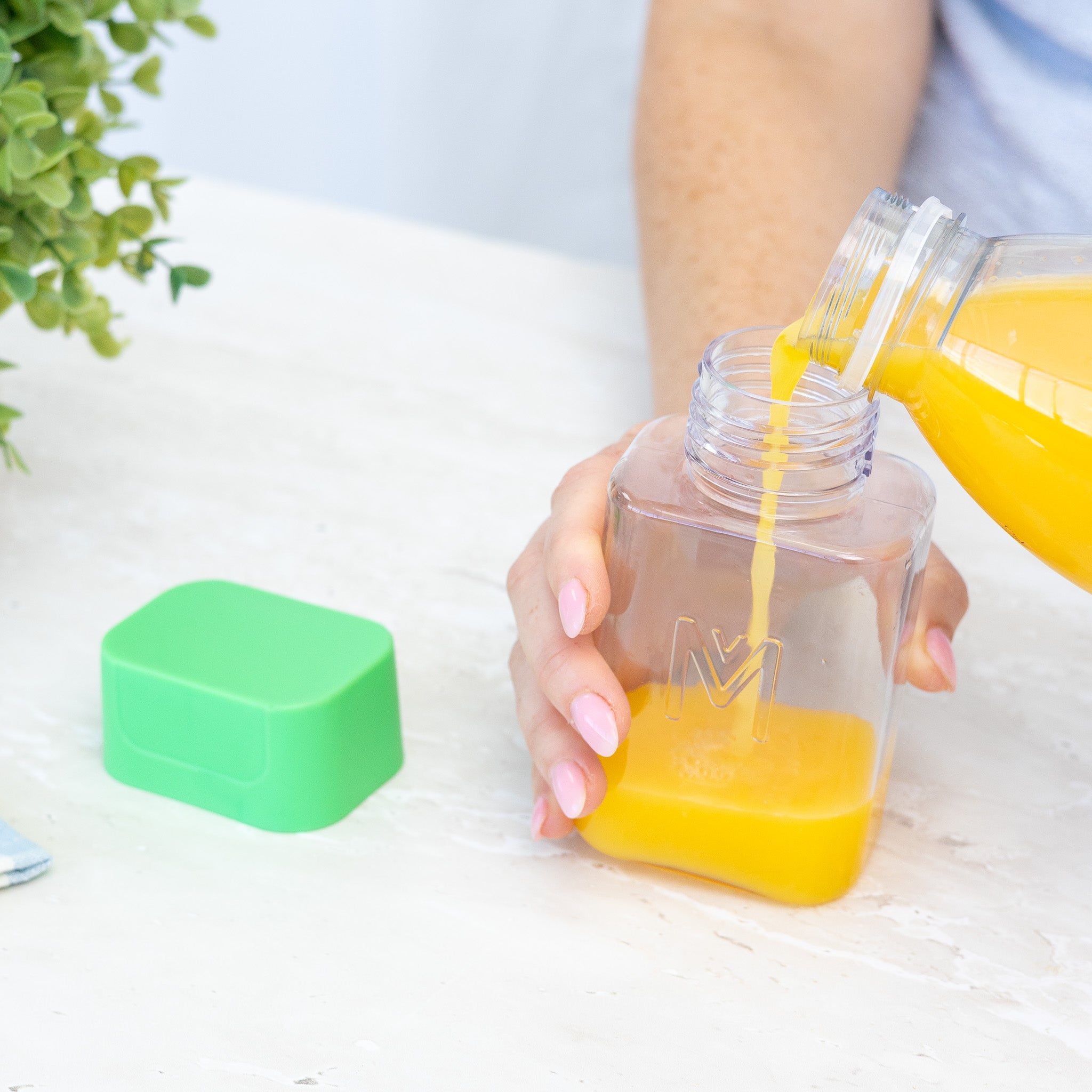 MontiiCo Bento Bottle 250ml Apple