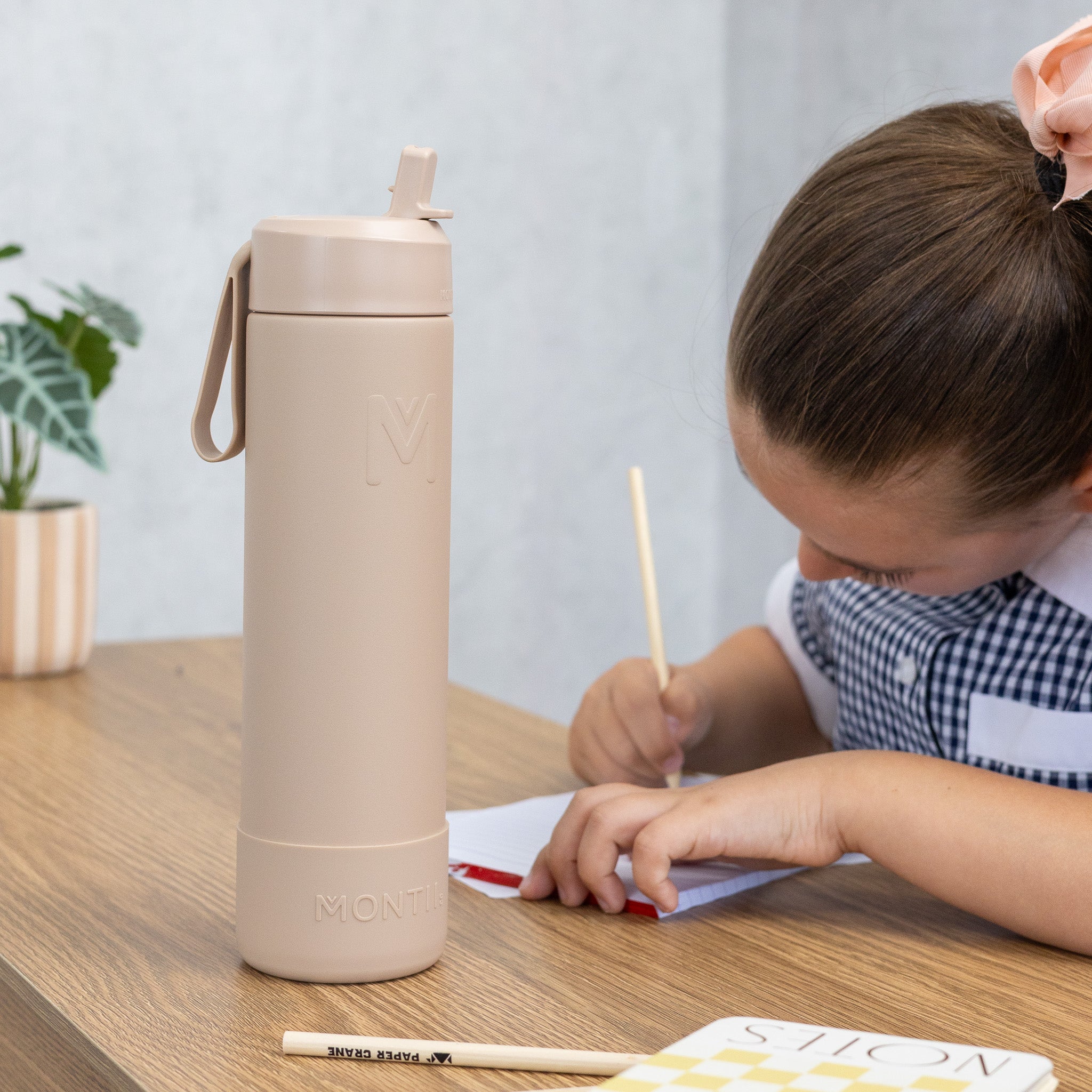 MontiiCo 700ml Drink Bottle Sipper - Sand