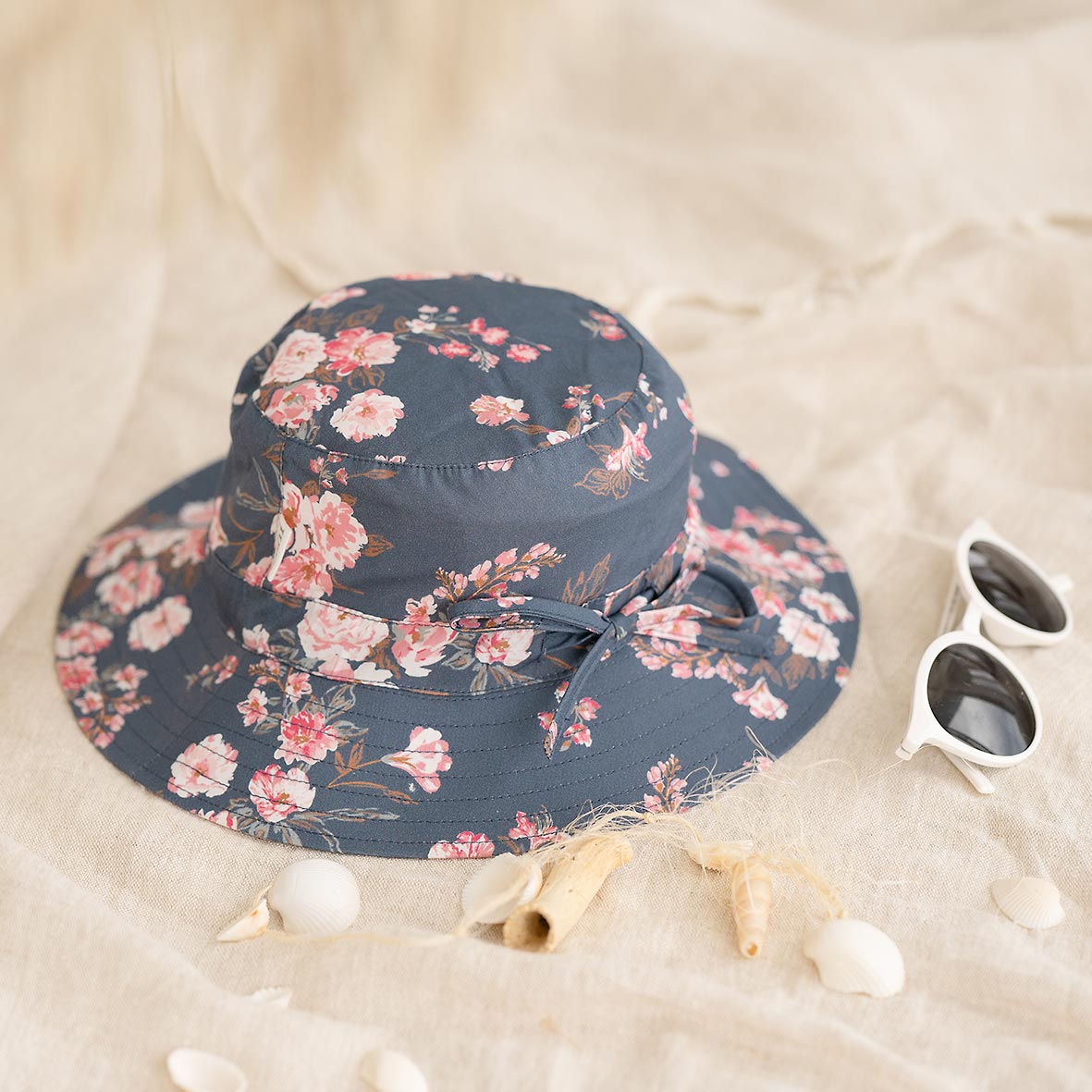 Toshi Sunhat Felicia Moonlight