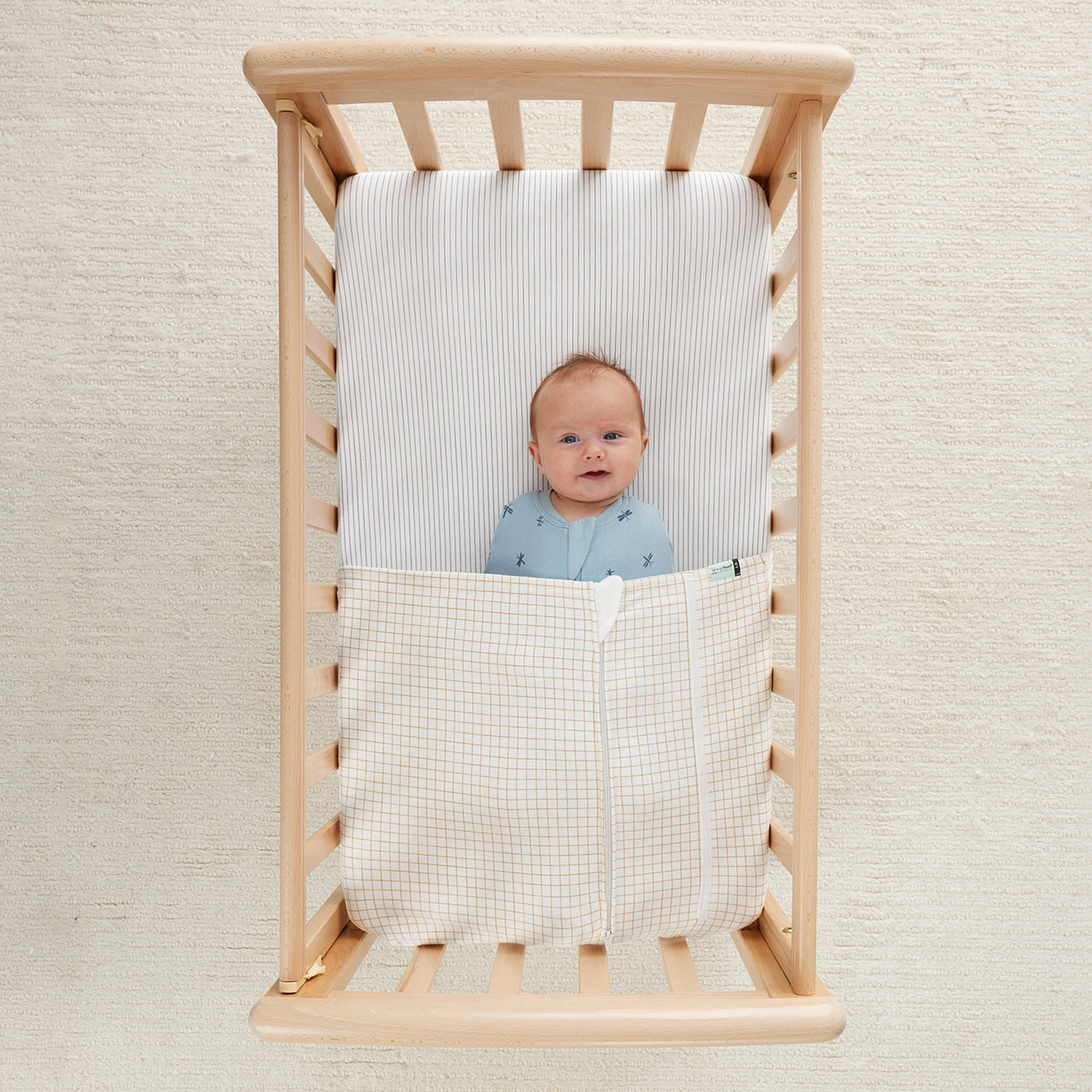 ergoPouch HugMe Blanket Caramel Grid