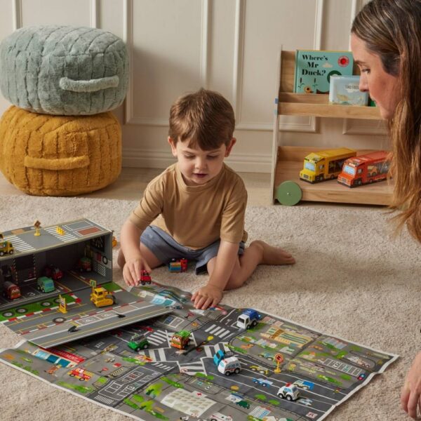 Jiggle and Giggle Veloce Vehicles Pulback Toy Vehicles and Fold Out Garage